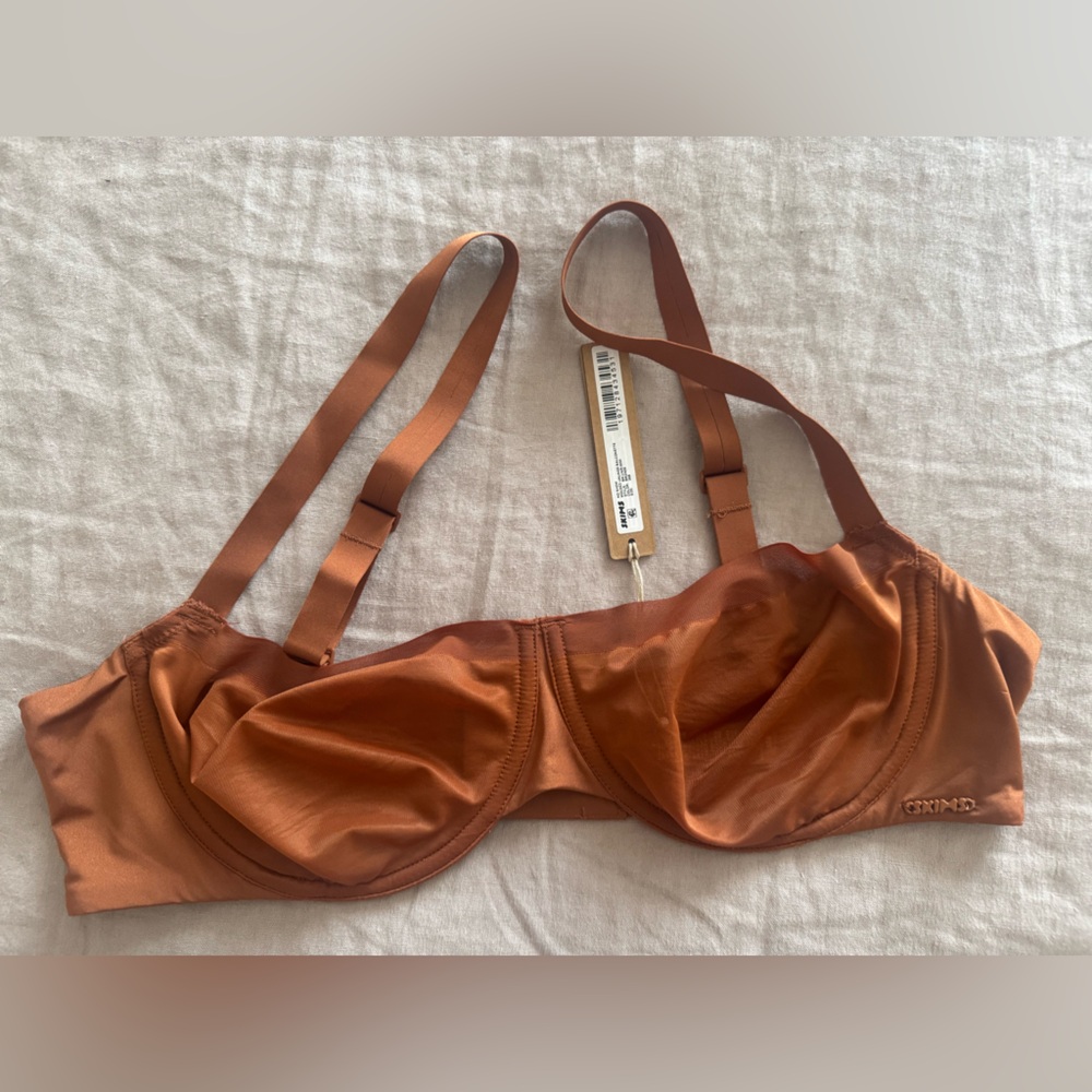 Skims no show bra size 38B never worn